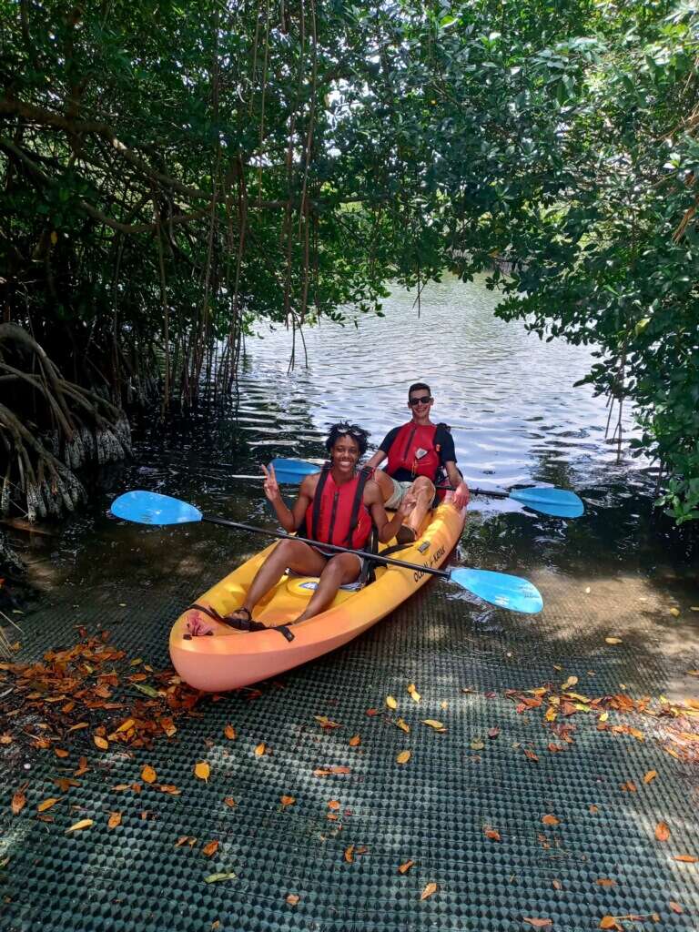 UNITE kayak